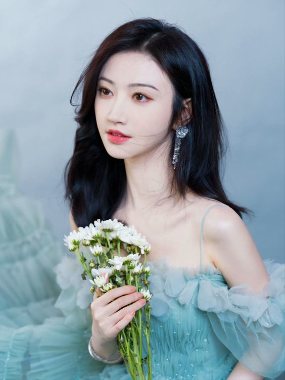 Đúng 12h trưa mai, thứ Ba 29/4/2025, 3 con giáp tiền bạc phủ phê, gánh vàng mỏi lưng, của cải tích lũy tăng gấp hai gấp ba - Ảnh 1